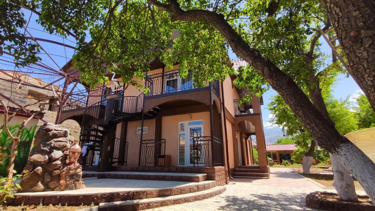 Hotel Natalia Kaji-Say Exterior photo