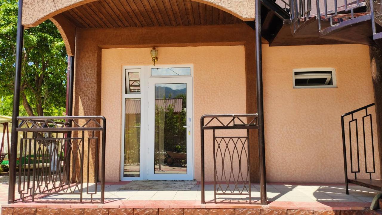 Hotel Natalia Kaji-Say Exterior photo