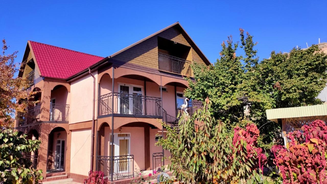Hotel Natalia Kaji-Say Exterior photo