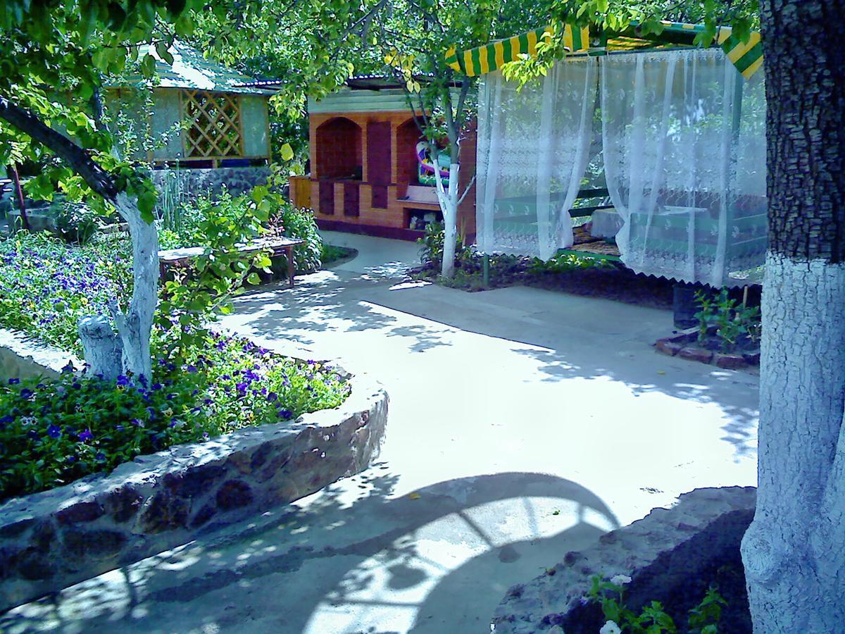 Hotel Natalia Kaji-Say Exterior photo