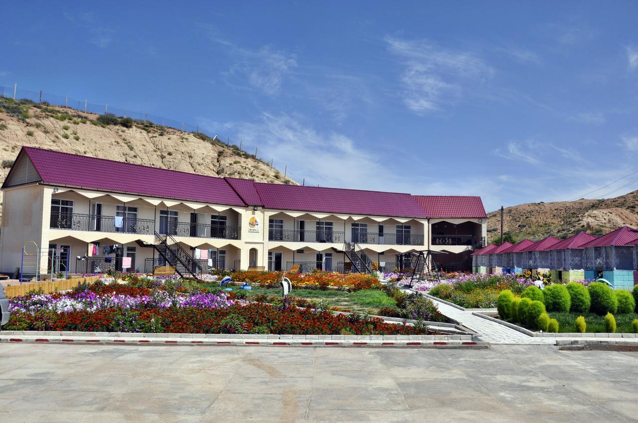 Hotel Natalia Kaji-Say Exterior photo