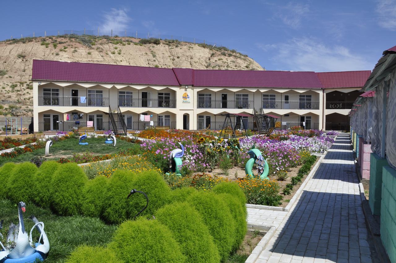 Hotel Natalia Kaji-Say Exterior photo